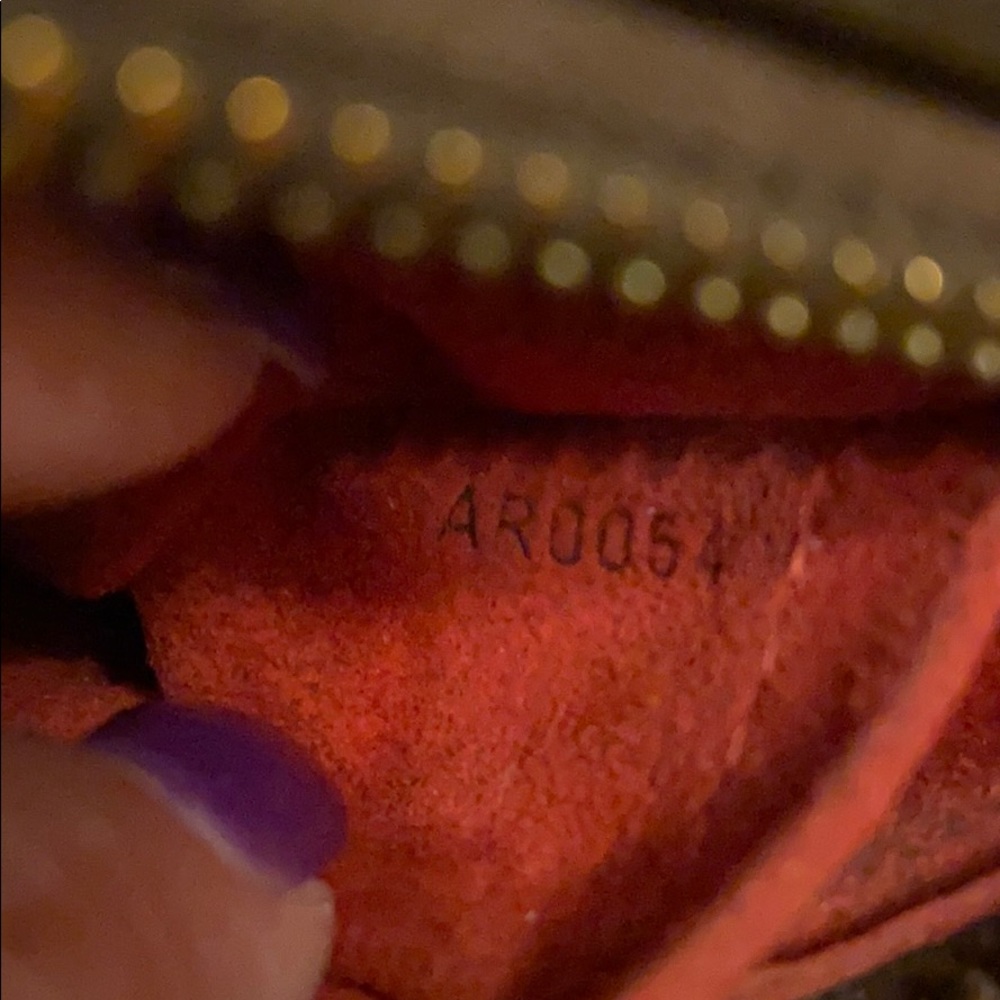 LV additional pics AR0054 May 2004 France - Picture 2 of 8